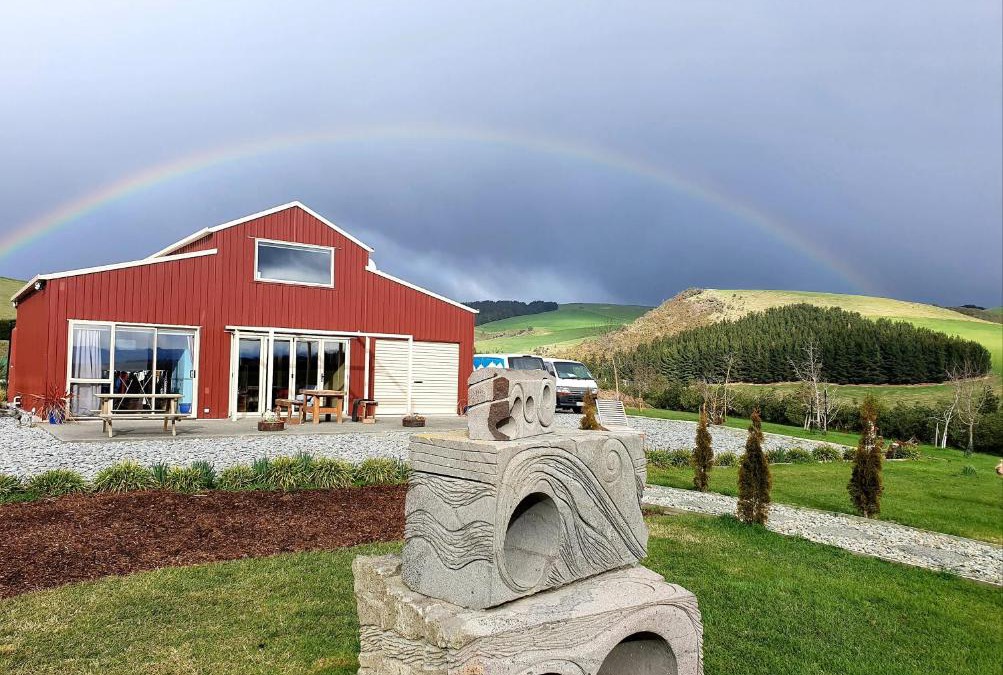 Cave Apartment | Delightful 1-bed barn with stunning mountain views.