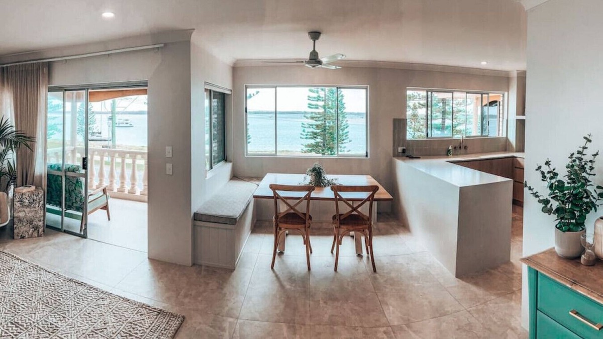 Biggera Waters Apartment | Delightful 2 bedroom unit with magical water views