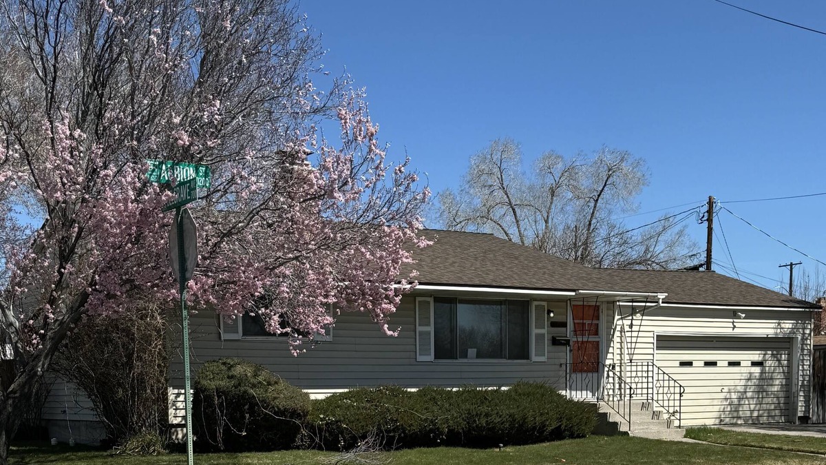 Reno House | Delightful 2-bedroom house in Reno with AC, WiFi