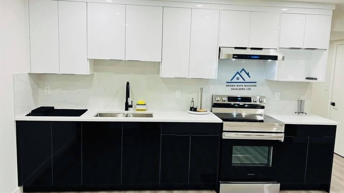 Calgary House | Delightful 2-bedroom New built with spa-like washroom and dedicated laundry.