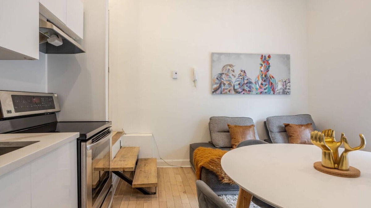 Ville-Marie Apartment | Delightful 2BR in Gay Village & Downtown