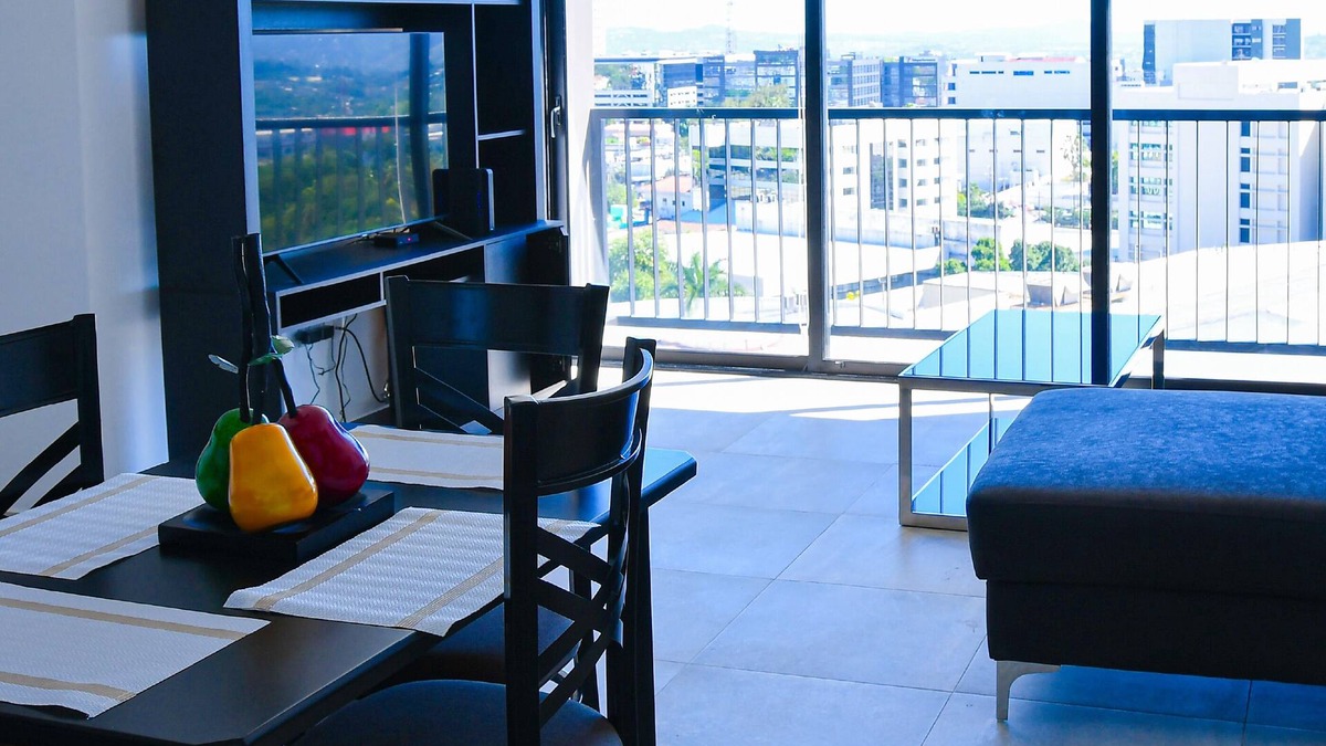 San Salvador Apartment | Delightful 3-bedroom apartment with AC and WiFi in San Salvador