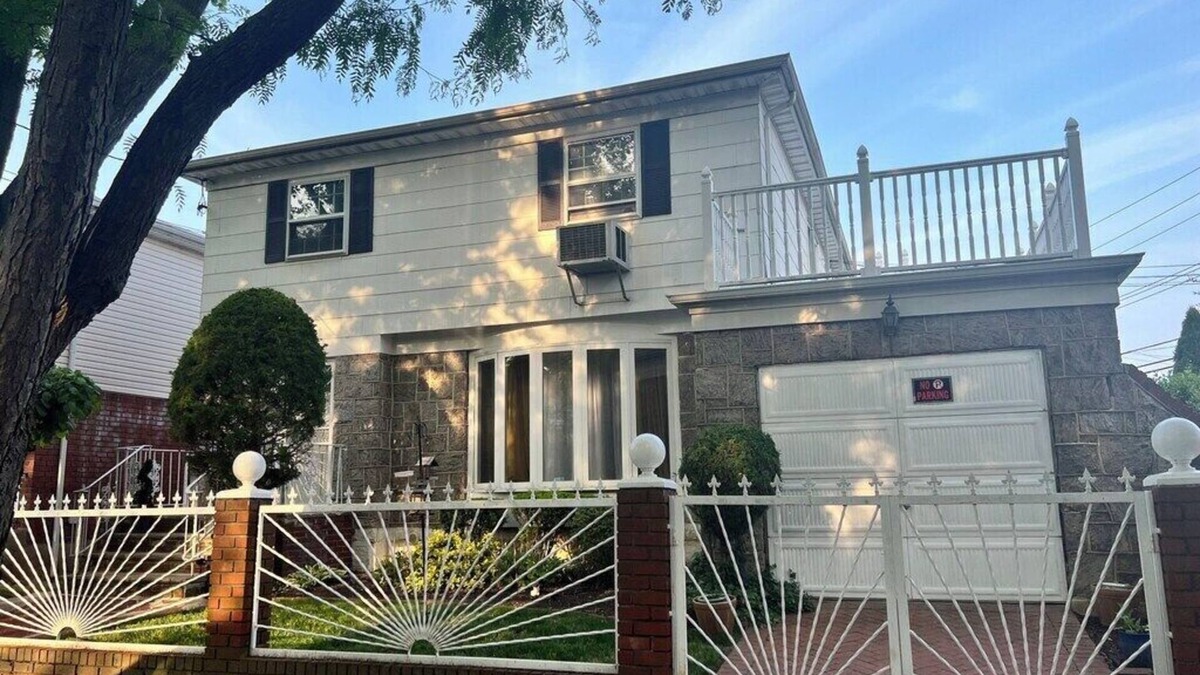Queens House | Delightful 3-bedroom house in Queens with AC, WiFi