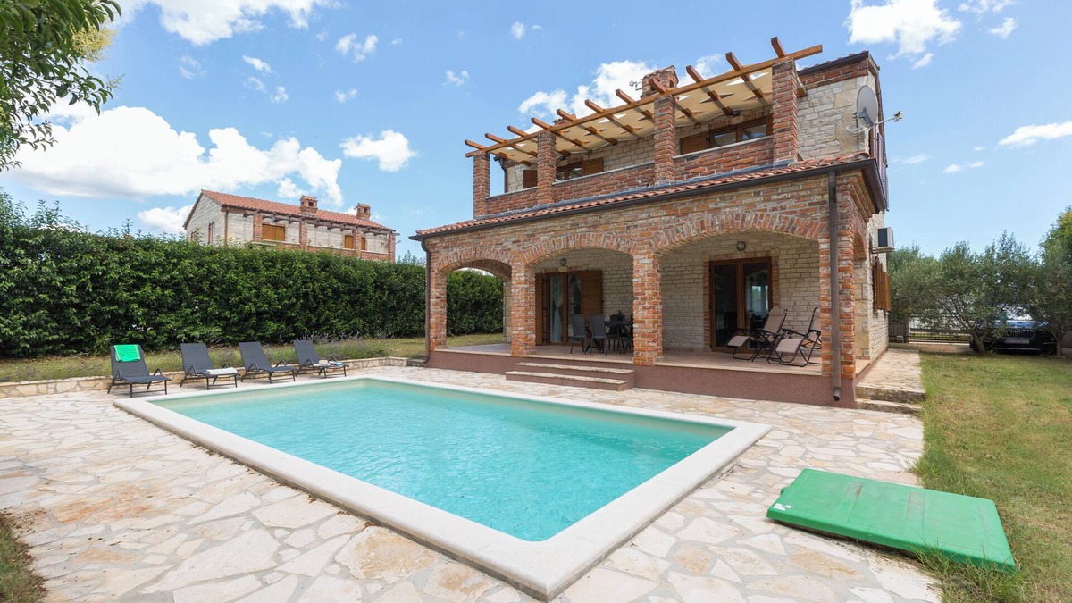 Butkovici Cottage | Delightful 4-bedroom Cottage & outdoor pool, indoor fireplace, AC, WiFi