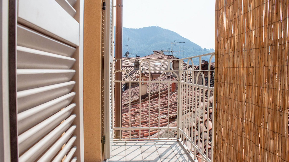 Como City Centre Apartment | Delightful a few steps from port