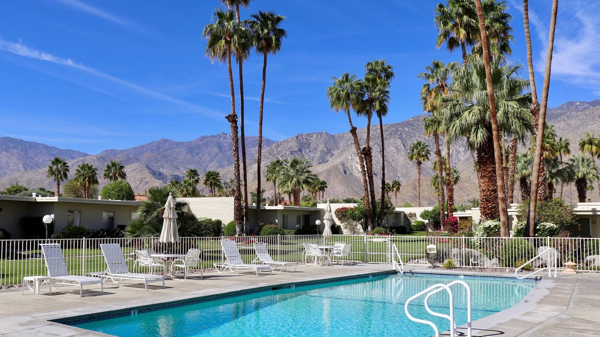 Araby Commons Condo | Delightful and sophisticated condo with shared tennis, outdoor pool, & spa