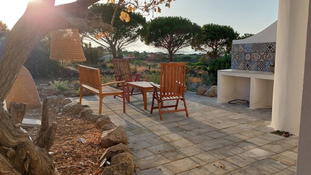 Ustica Apartment | Delightful detached apartment with two double bedrooms