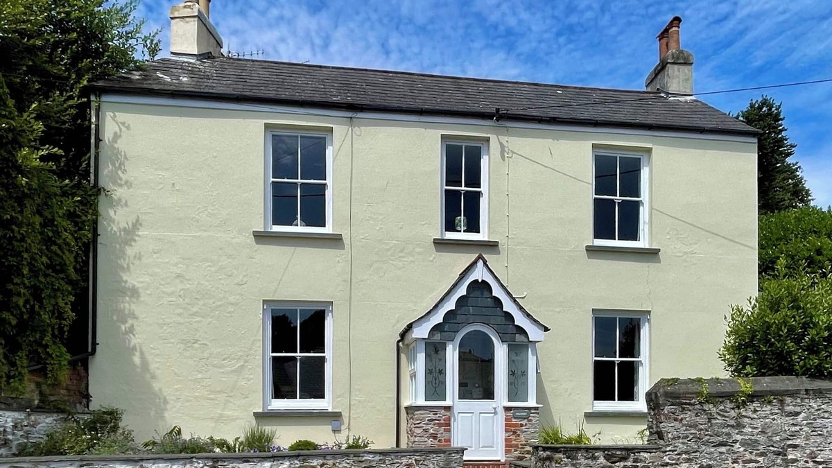 Millbrook Cottage | Delightful, Dog-Friendly Cottage in Millbrook, Cornwall near the coast