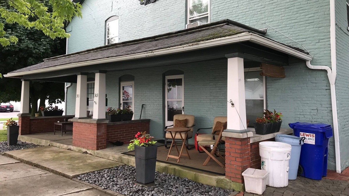 Findlay Apartment | Delightful Downtown Findlay 3 Bedroom Apartment