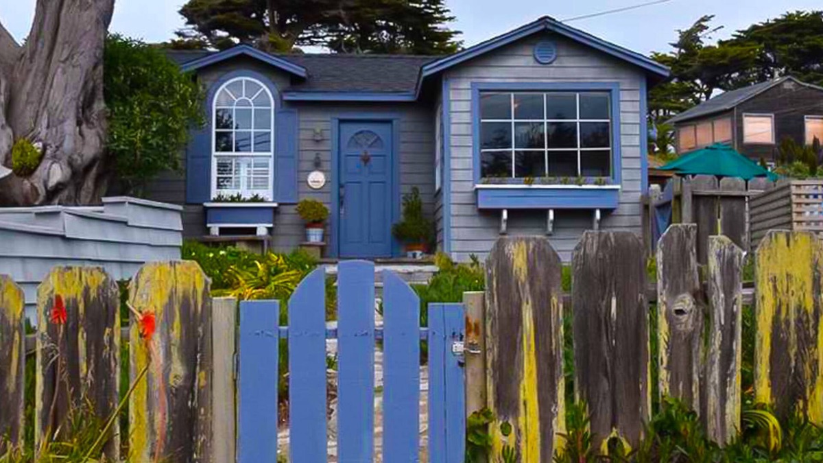 Salmon Creek Cottage | Delightful Home in Salmon Creek Near the Beach w/Private Washer/Dryer, Free WiFi