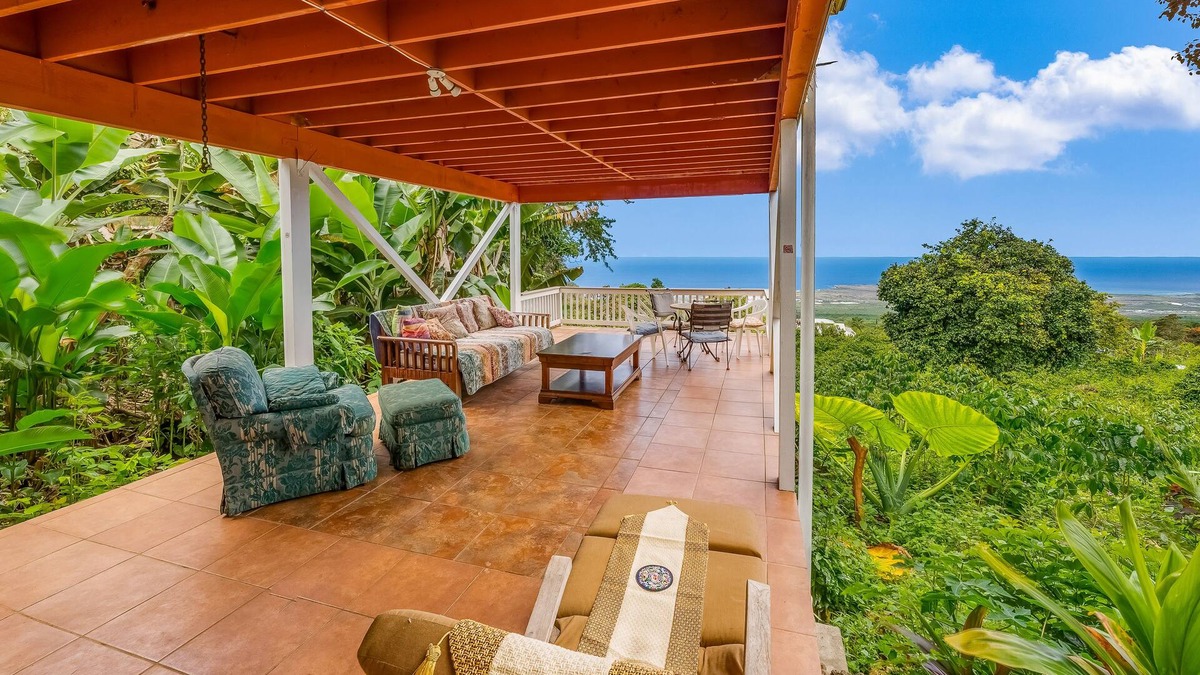 Holualoa House | Delightful island escape w/furnished deck, hot tub, ocean views, & kitchenette
