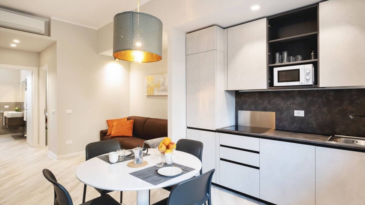 Saragozza-Porto Apartment | Delightful one bedroom apartment particularly welcoming, with attention to detail and very bright. It has all the necessary comforts.Located in front of the Maggiore hospital, you can easily reach the historic center, the station, the airport and the Uni
