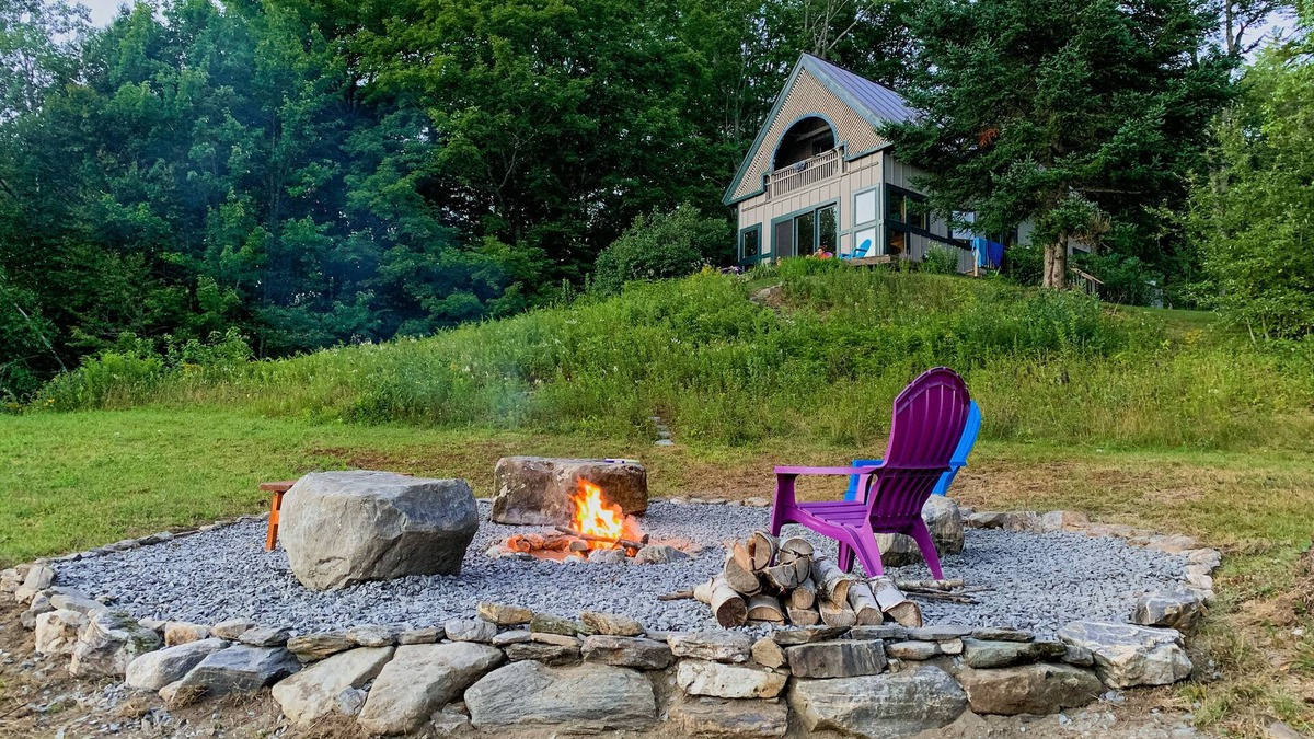 Granville House | Delightful Retreat W/Firepit, Wooded Surroundings, and Free WiFi
