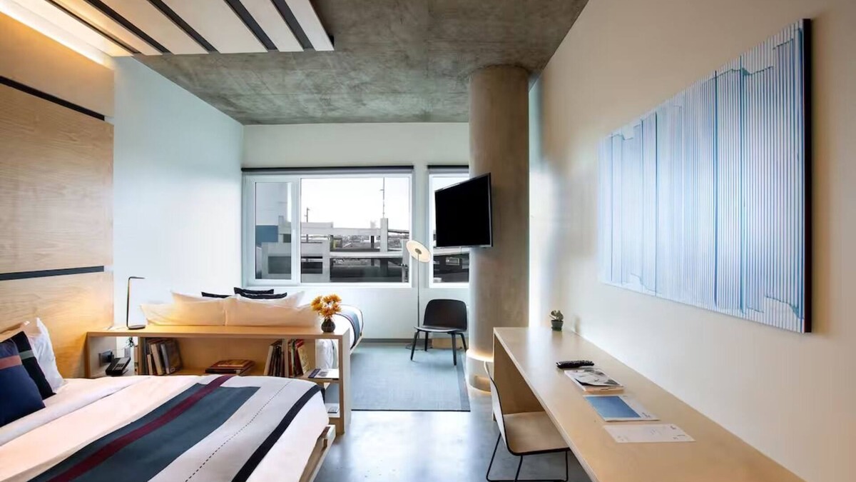River North Art District Hotel | Delightful Room w/Unique Artisanal Eats, Cozy Furnishings & Rooftop Bar