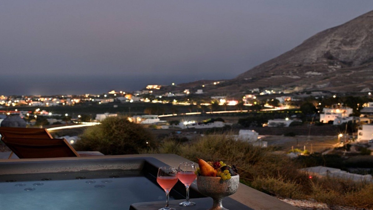 Exo Gonia Villa | Delightful Santorini Villas | 4 Bedrooms | Villa Killua | Spacious Terraces.