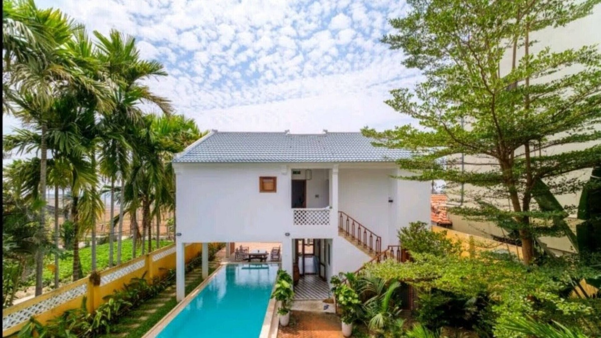 Cam Chau Villa | Delightful Spacious House with Pool close to Beaches