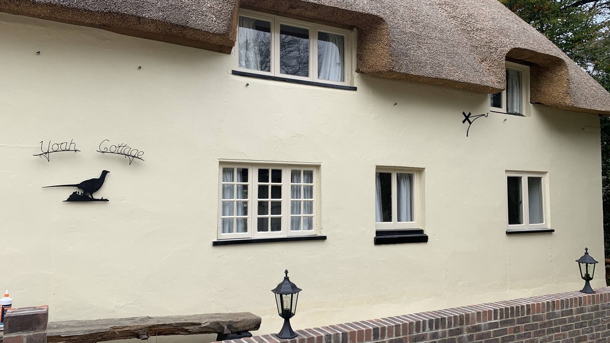 West Knighton Cottage | Delightful thatched cottage in beautiful sleepy Dorset village and countryside