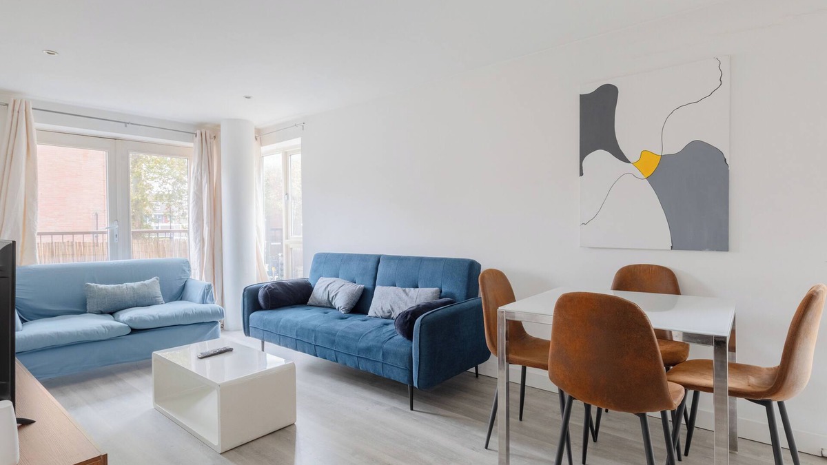 Bow Apartment | Delightfully Warm 1BD Flat, Near Victoria Park