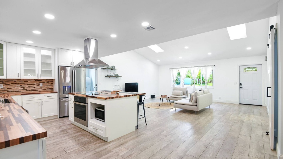 Tropic Palms House | Delray Beach Bliss Spacious 3+2 House Closed to the Beach and Atlantic Ave