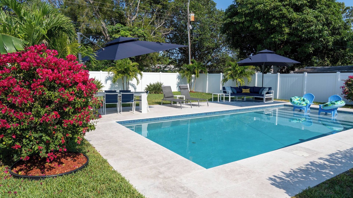 Osceola Park House | Delray Sunshine Cottage with Pool and Beach Pass in Fabulous Location!