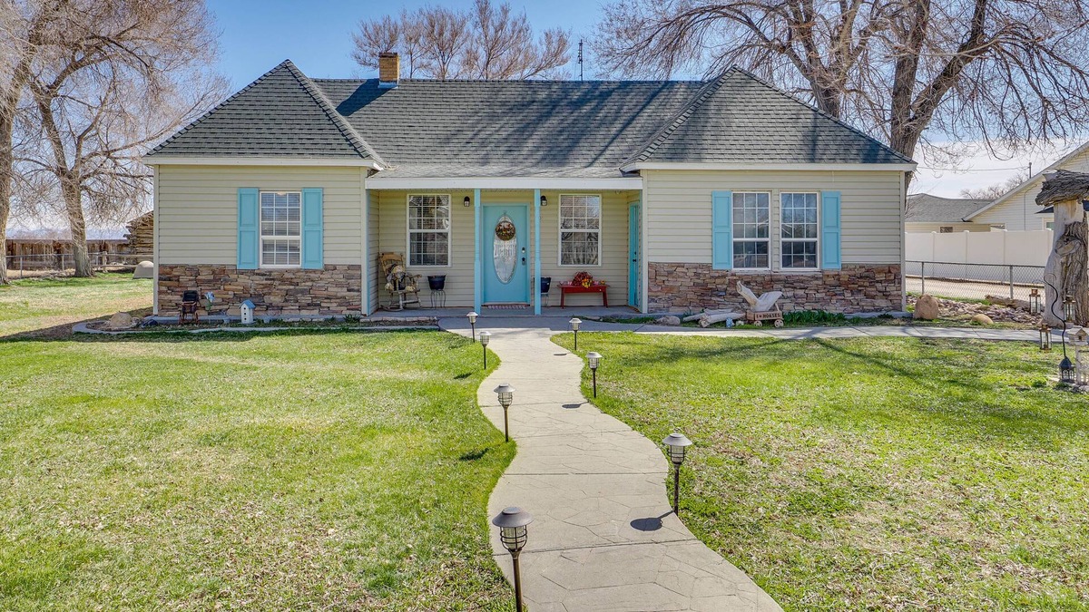 Oasis Cottage | Delta Vacation Rental w/ Large Yard!