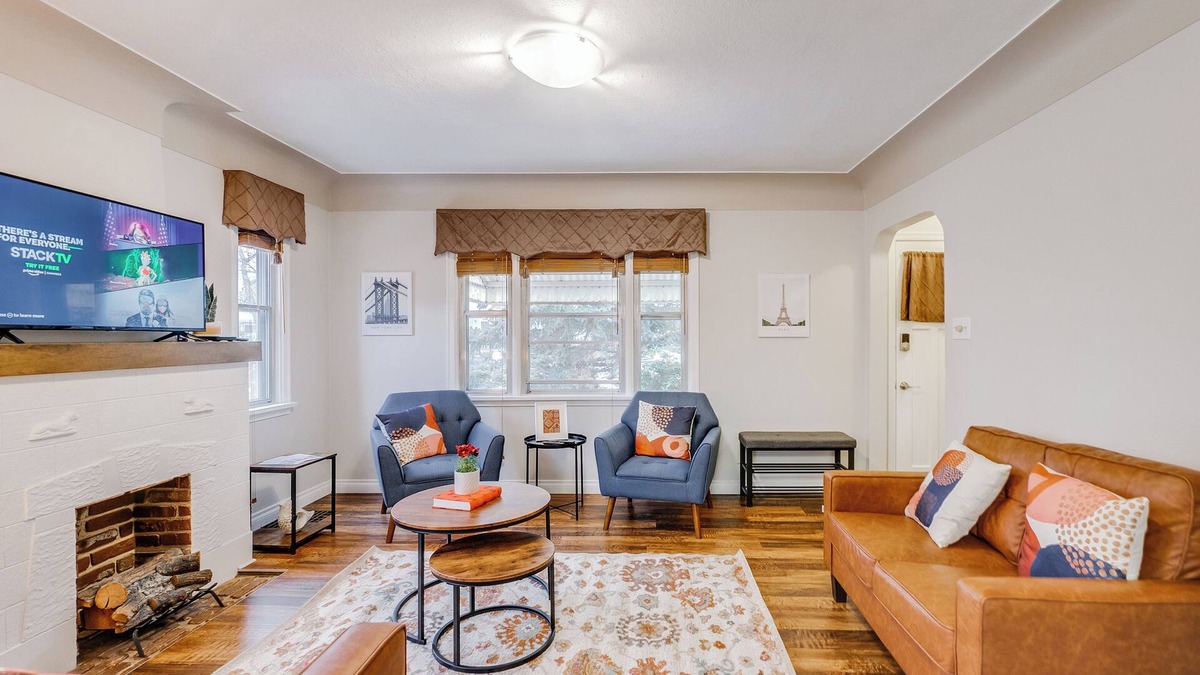 North Central Edmonton House | Delton - Character home in Central Location | BBQ