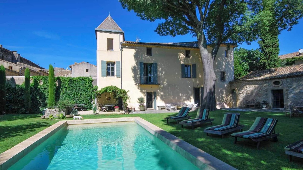 Montaren-et-Saint-Mediers Villa | Deluxe Stunning Villa with Outdoor Cinema