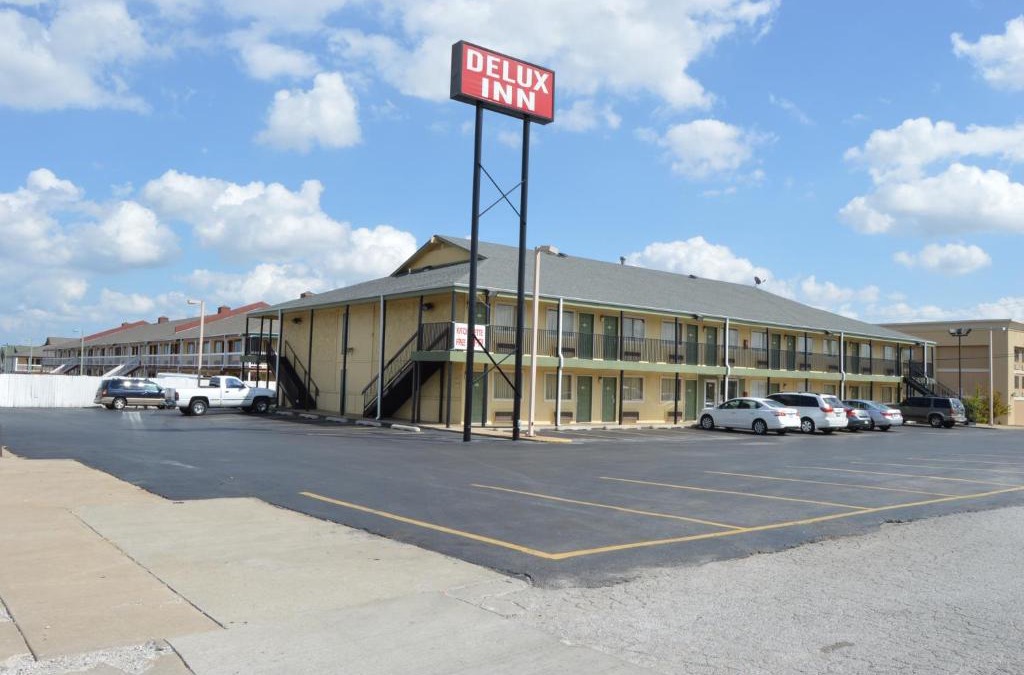 Tulsa Hotel | Delux Inn Tulsa