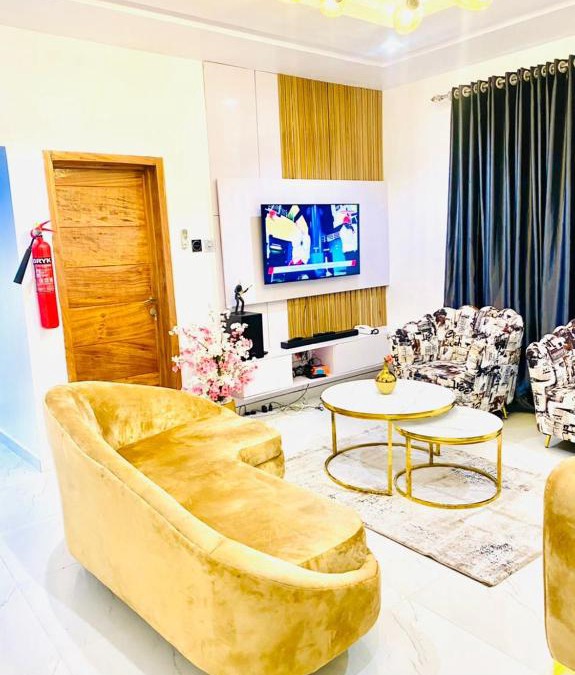 Alimosho Apartment | Deluxe 1 Condo Mini Flat & Wi-Fi