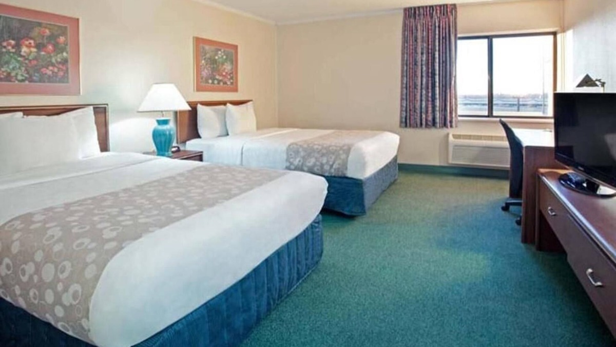 Indianapolis House | Deluxe 1 King Bed Non-Smoking