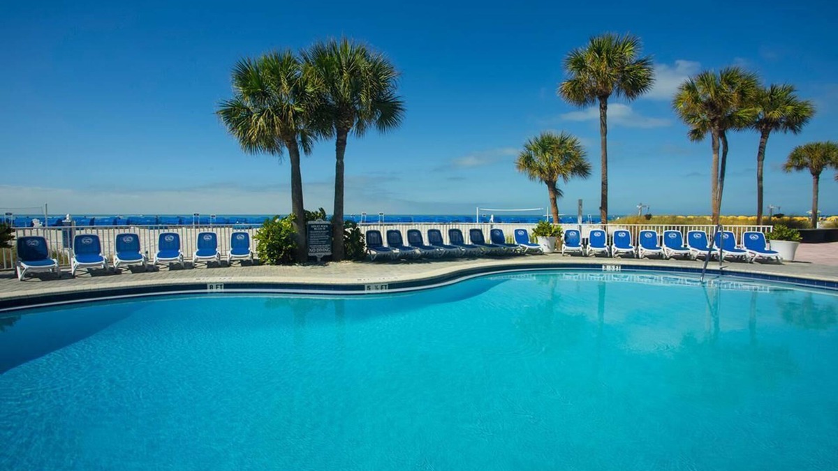St. Pete Beach Hotel | Deluxe 1 King Bed at Island Grand at TradeWinds