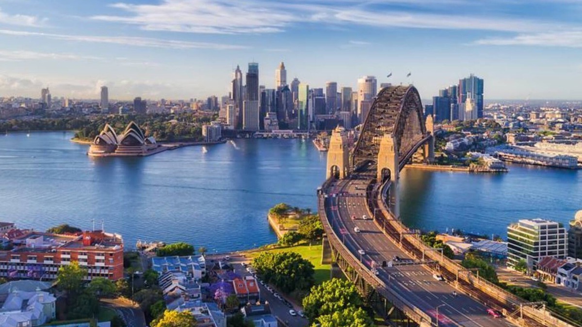 Surry Hills Apartment | Deluxe 2 Bedroom Apartment @ Castlereagh Street, Sydney CBD