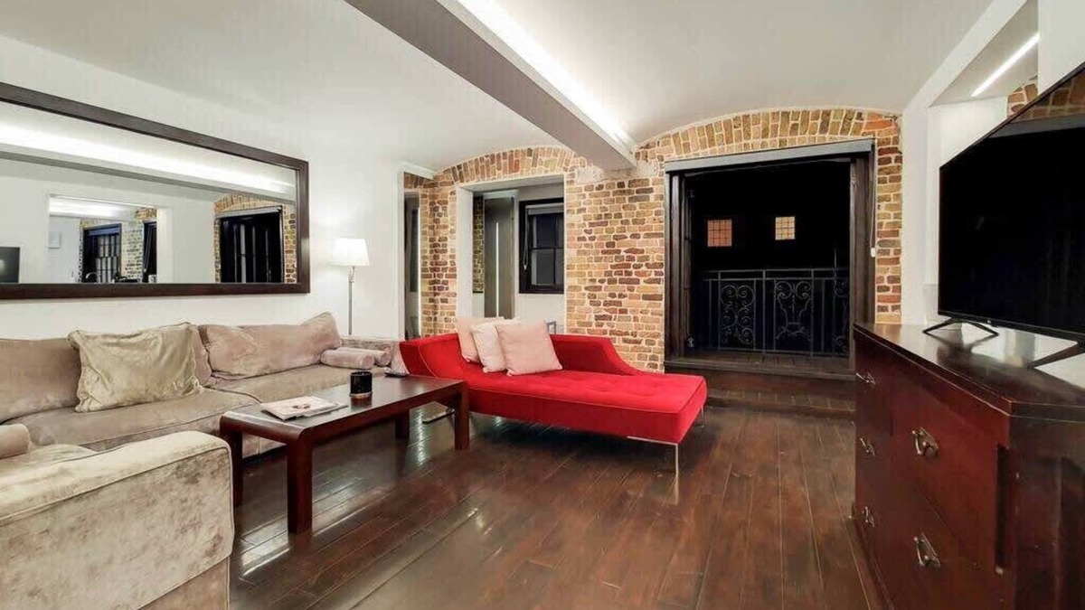 Belgravia Condo | Deluxe 2-Bedroom in Belgravia
