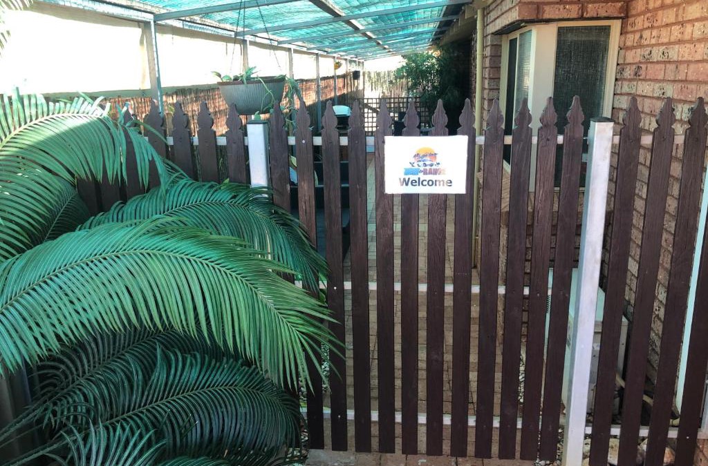 Exmouth Apartment | Deluxe 3 Queen Rooms- private Oasis