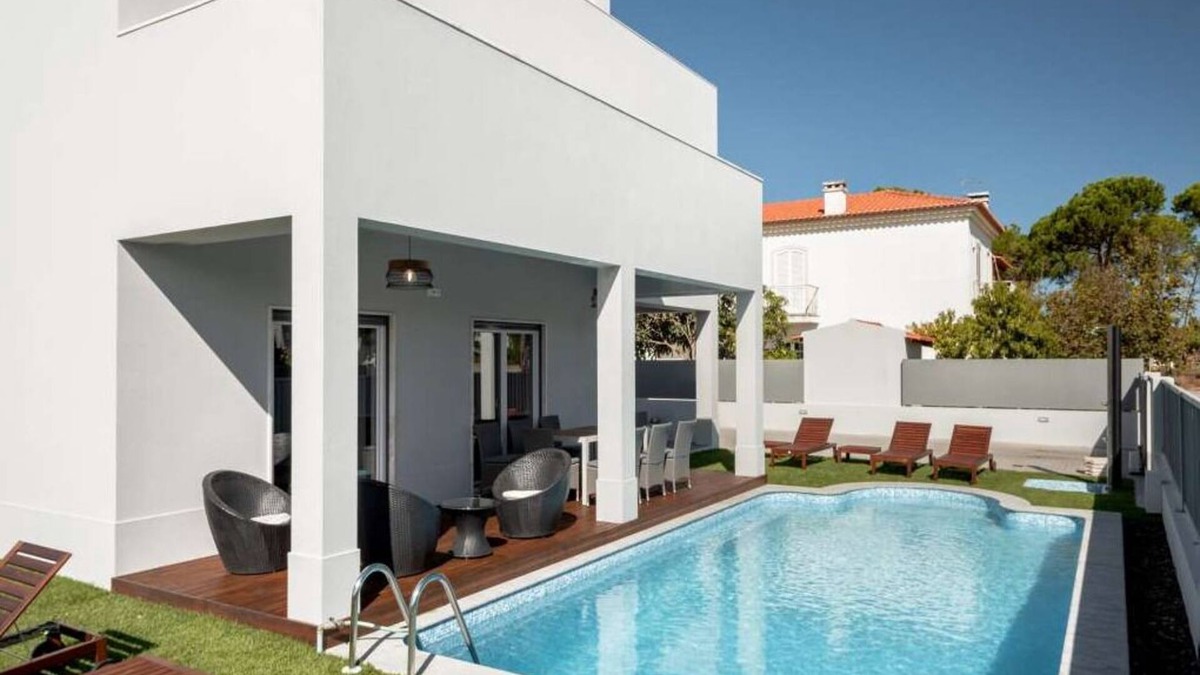 Aldeia do Meco Villa | Deluxe Aroeira Villa | Happy Villa | 4 Bedrooms | Private Pool | Perfect for Larger Groups