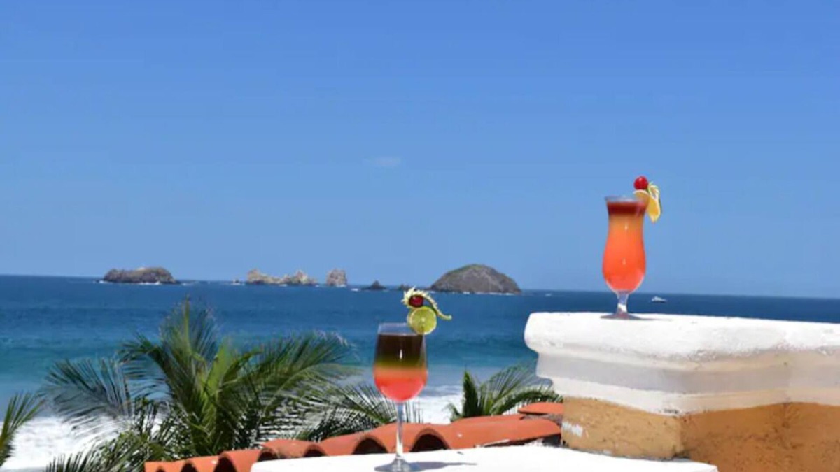 Ixtapa Villa | Deluxe Beach Front Villa “Tesoro D”