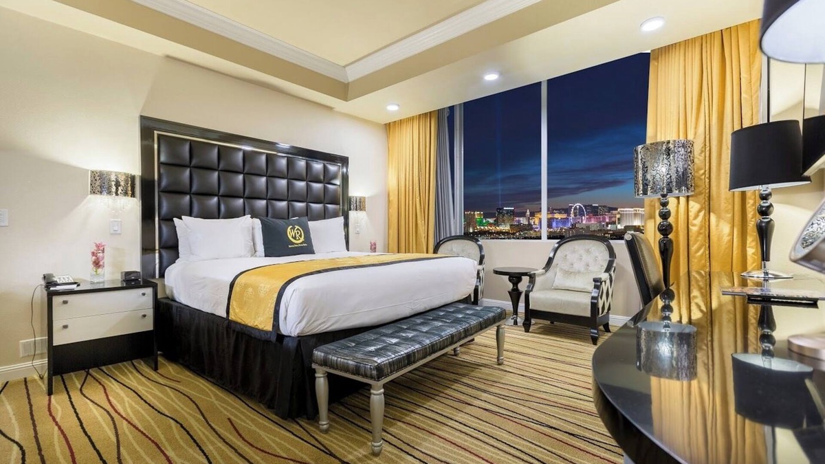 Las Vegas Resort | Deluxe Casino Resort & #1 Restaurant Formula 1 race week in Fabulous Las Vegas!