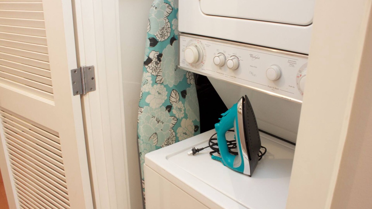 The Villas Condo | Deluxe Condo Conveniently Located In San Jose Upscale Santana Row Neighborhood