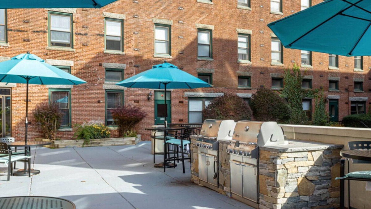 Lower Mills Apartment | Deluxe Dorchester Savin Hills 2BR nr Milton T, by Blueground