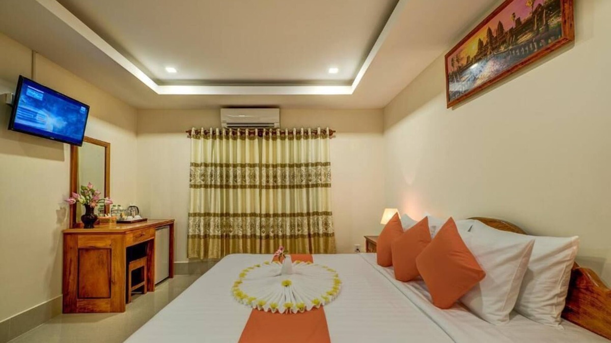 Siem Reap Resort | Deluxe Double Room - breakfast