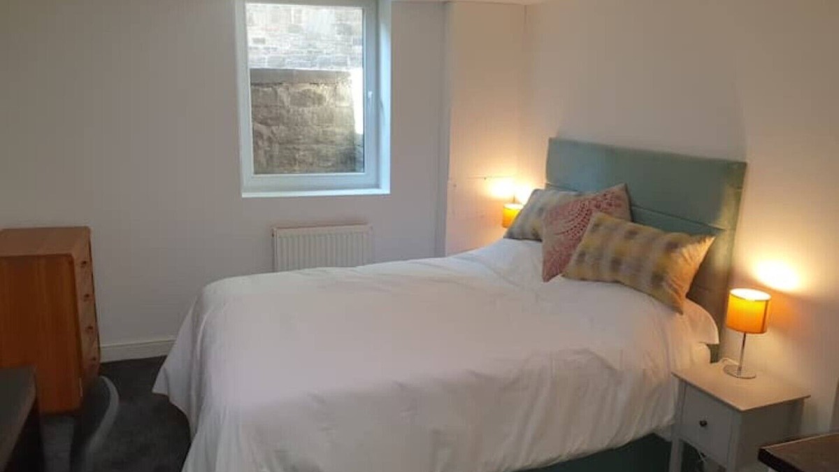 Huddersfield Bed & Breakfast | Deluxe Double Room 2