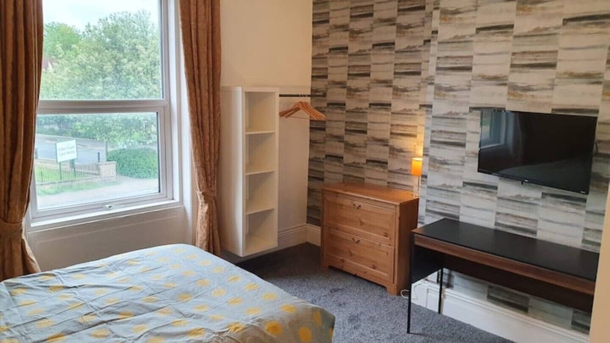 Huddersfield Bed & Breakfast | Deluxe Double Room With Ensuite6