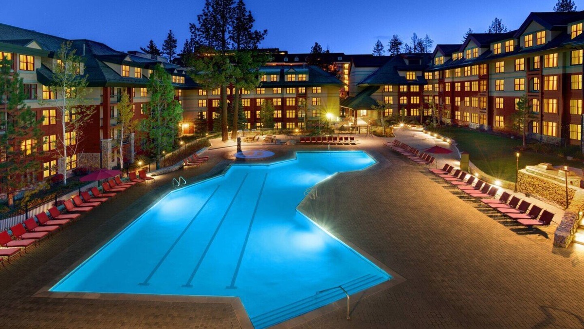 South Lake Tahoe Hotel | Deluxe Guest Room at Marriott's Timber Lodge
