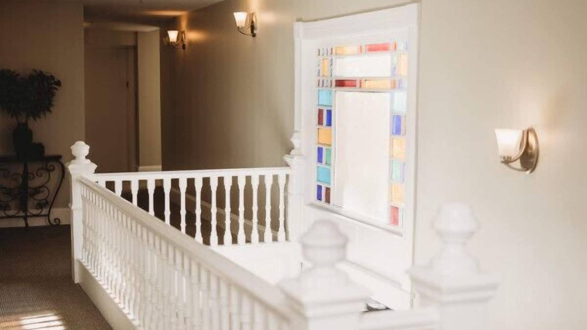 Downtown Hotel | Deluxe Guestroom - 2 Queens · The Jefferson Inn Rm. 5