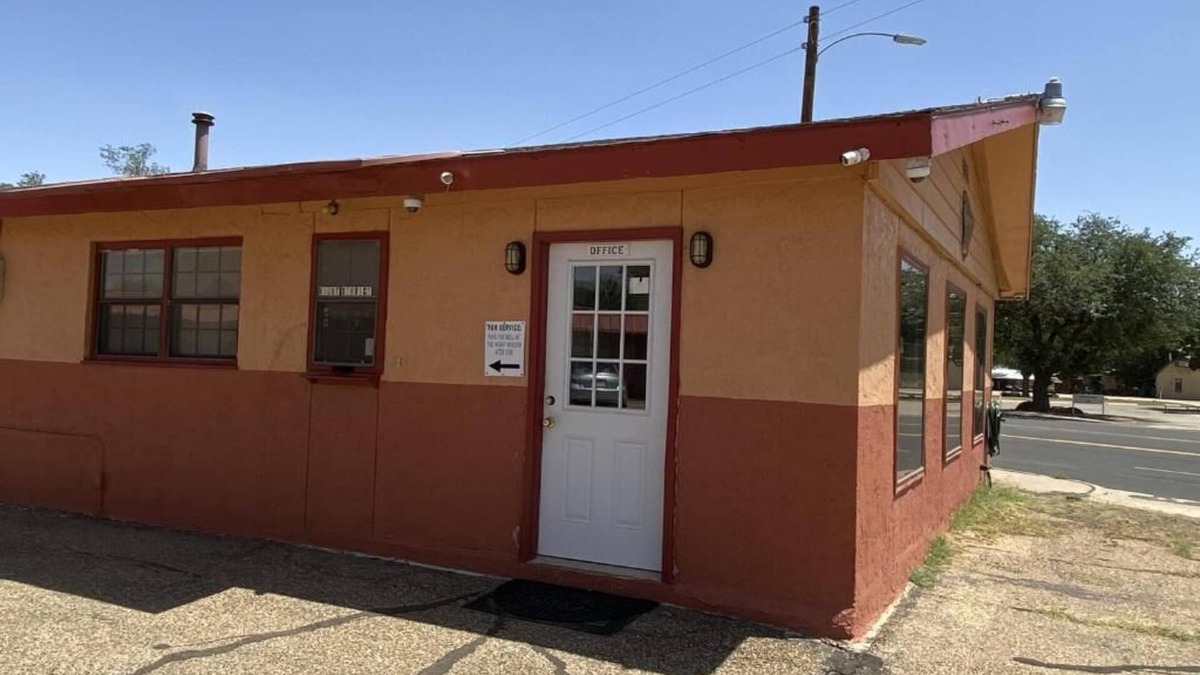 Post Hotel | DELUXE INN