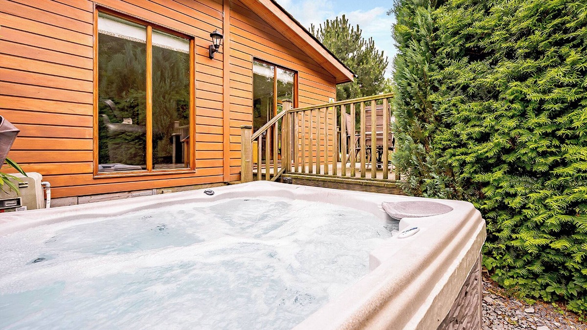 Allithwaite Ski Chalet | Deluxe lodge designed with luxury in mind.