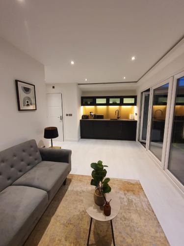 Grays Apartment | Deluxe Pad with Sauna