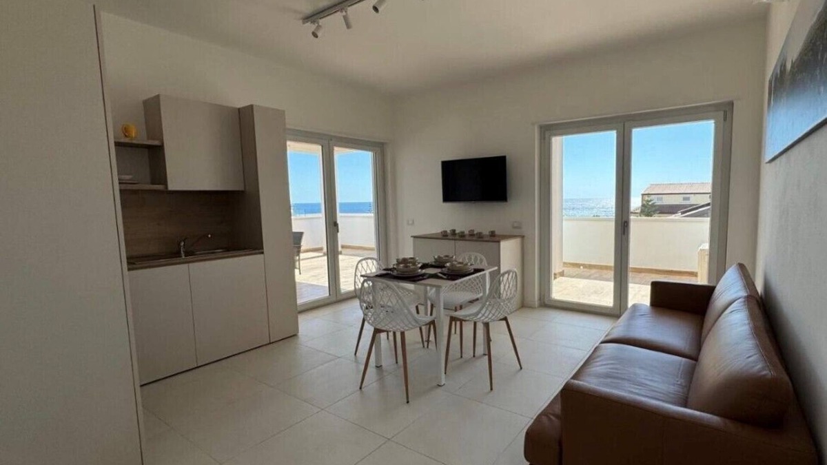 Ciro Marina House | Deluxe Penthouse 2 Bed + S-Sofa. Exclusive access to the roof terrace/whirlpool.
