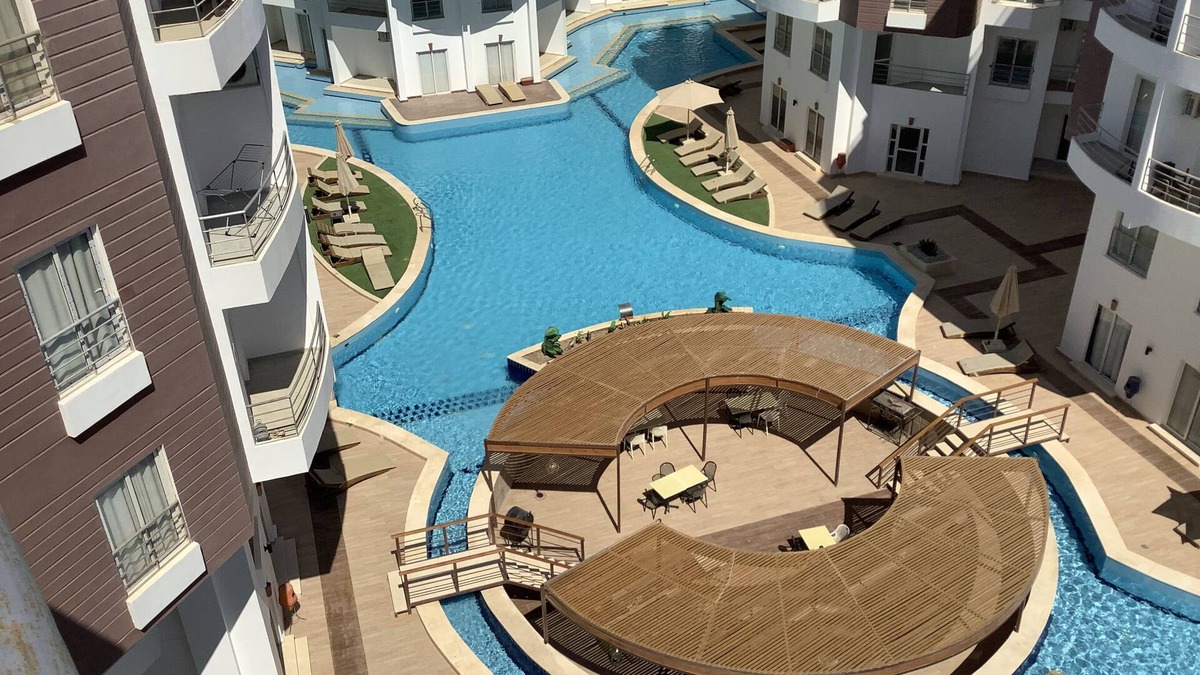 Al Ahyaa Apartment | Deluxe Roof Top Villa-Huge Patio-Beach Club Access