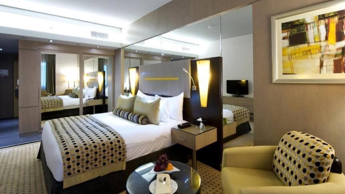 Al Qusais House | Deluxe Room In Al Qusais 3 By Luxury Bookings AB